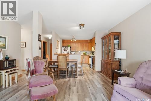 107 910 9Th Street E, Saskatoon, SK - Indoor Photo Showing Living Room