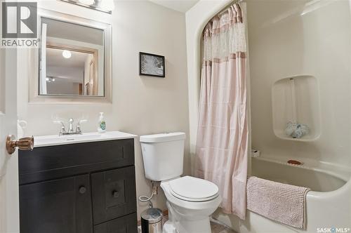 107 910 9Th Street E, Saskatoon, SK - Indoor Photo Showing Bathroom