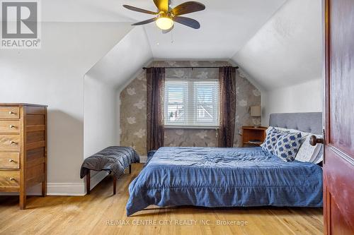 32 Third Avenue, St. Thomas, ON - Indoor Photo Showing Bedroom