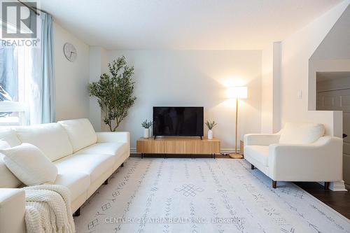 56 ROYAL CHAPIN CRESCENT  Richmond Hill, ON L4S 2A7