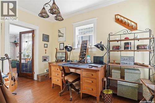 809 6Th Avenue N, Saskatoon, SK - Indoor