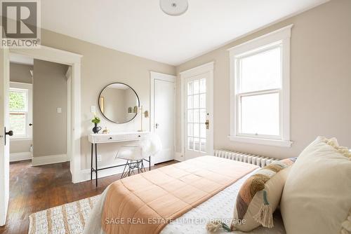 124 Cline Avenue N, Hamilton, ON - Indoor Photo Showing Bedroom