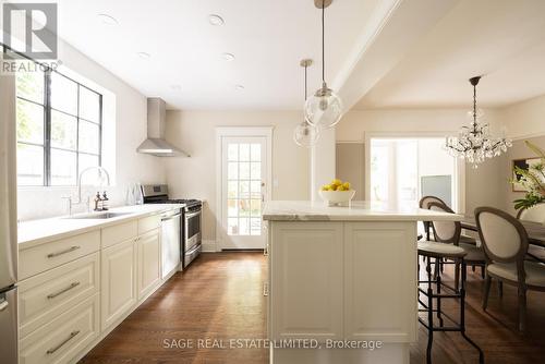 124 Cline Avenue N, Hamilton, ON - Indoor Photo Showing Kitchen With Upgraded Kitchen
