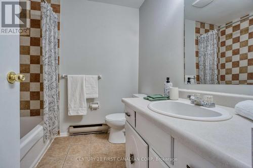 86 - 40 Summit Avenue, London North (North N), ON - Indoor Photo Showing Bathroom