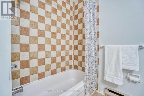 86 - 40 Summit Avenue, London North (North N), ON - Indoor Photo Showing Bathroom