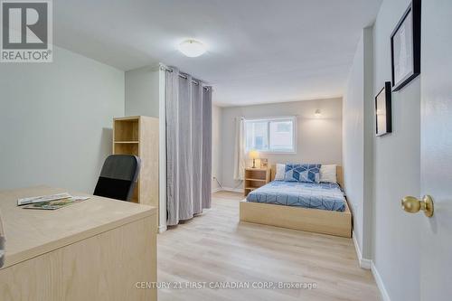 86 - 40 Summit Avenue, London North (North N), ON - Indoor Photo Showing Bedroom
