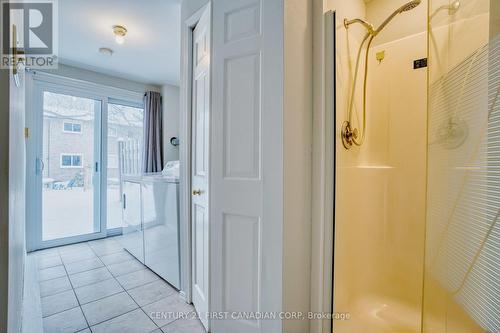 86 - 40 Summit Avenue, London North (North N), ON - Indoor Photo Showing Bathroom
