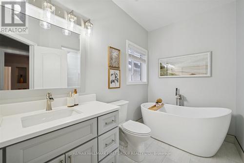 19 Elder Crescent, Whitby, ON - Indoor Photo Showing Bathroom