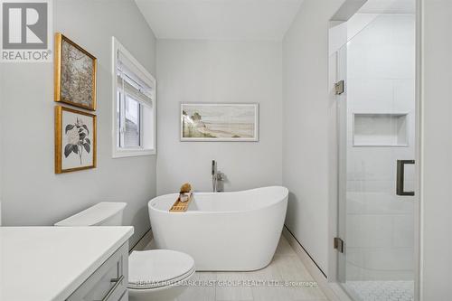 19 Elder Crescent, Whitby, ON - Indoor Photo Showing Bathroom