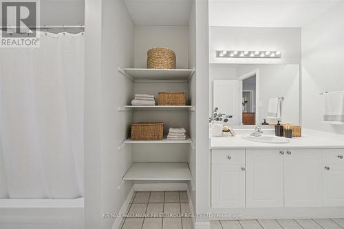 19 Elder Crescent, Whitby, ON - Indoor Photo Showing Bathroom