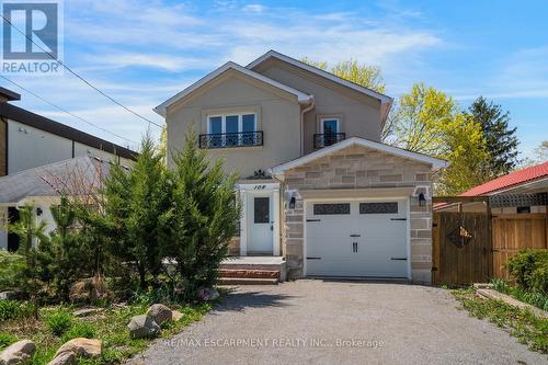 108 OLDE BAYVIEW AVENUE  Richmond Hill, ON L4E 3C7