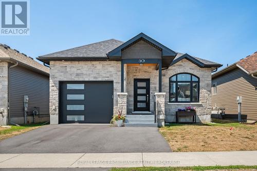 60 POTTER DRIVE  Loyalist (Odessa), ON K0H 2H0