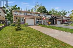 32 CHAUCER CRESCENT  Barrie, ON L4N 4T7
