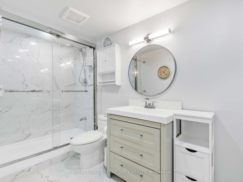 203-326 Major Mackenzie Drive E, Richmond Hill, ON - Indoor Photo Showing Bathroom