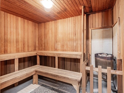 203-326 Major Mackenzie Drive E, Richmond Hill, ON - Indoor Photo Showing Other Room