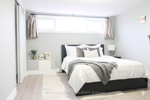 11 Blaydon Avenue, Toronto, ON - Indoor Photo Showing Bedroom