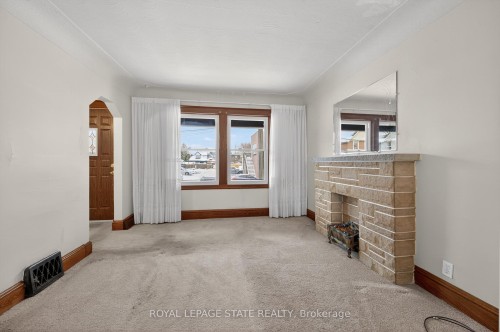 250 Glendale Avenue N, Hamilton, ON - Indoor Photo Showing Other Room