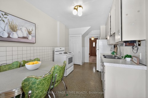 250 Glendale Avenue N, Hamilton, ON - Indoor Photo Showing Kitchen With Double Sink