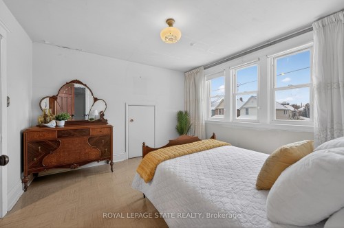 250 Glendale Avenue N, Hamilton, ON - Indoor Photo Showing Bedroom