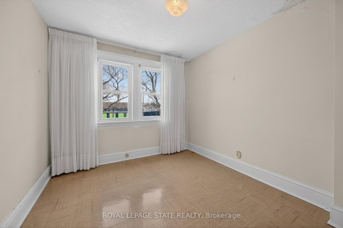 250 Glendale Avenue N, Hamilton, ON - Indoor Photo Showing Other Room
