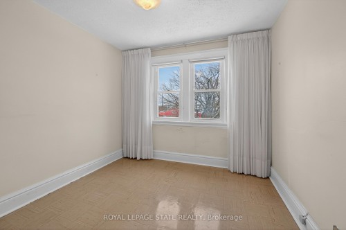 250 Glendale Avenue N, Hamilton, ON - Indoor Photo Showing Other Room