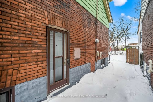 250 Glendale Avenue N, Hamilton, ON - Outdoor With Exterior