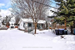 704 Hastings Avenue  Innisfil, ON L9S 1Z3