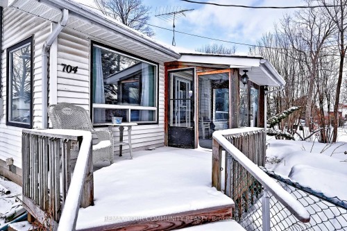 704 Hastings Avenue, Innisfil, ON - Outdoor
