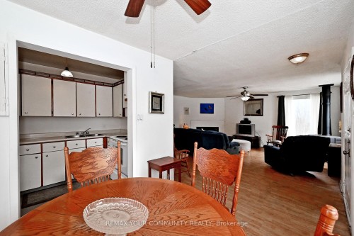 704 Hastings Avenue, Innisfil, ON - Indoor Photo Showing Dining Room