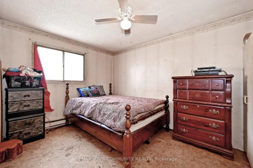 704 Hastings Avenue, Innisfil, ON - Indoor Photo Showing Bedroom