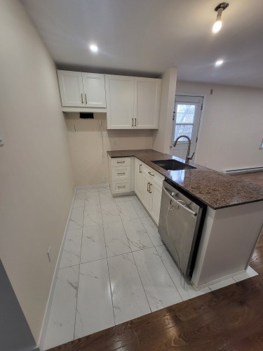 Cuisine - 8630  - 8632 Rue Sherbrooke E., Montréal (Mercier/Hochelaga-Maisonneuve), QC - Indoor Photo Showing Kitchen