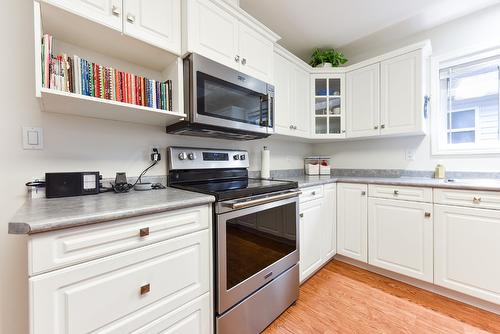 539 Red Wing Drive, Penticton, BC - Indoor Photo Showing Kitchen