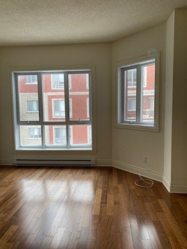 Bedroom - 403-100 Rue Barnett, Dollard-Des-Ormeaux, QC - Indoor Photo Showing Other Room