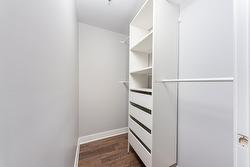 Walk-in closet - 
