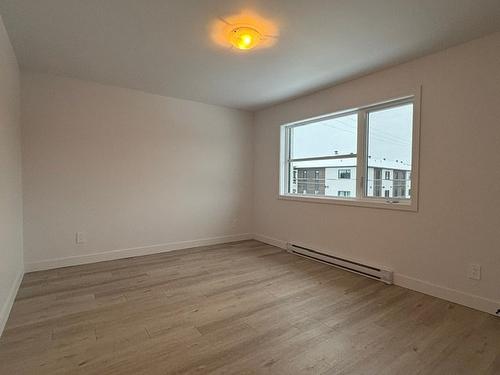 Primary bedroom - 301-21 Rue Paul-Hébert, Cowansville, QC - Indoor Photo Showing Other Room