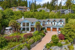 7014 Beach View Crt  Central Saanich, BC V8M 2J7