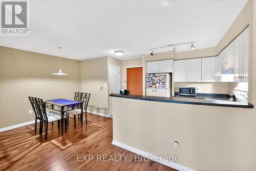 517 - 23 Lorraine Drive, Toronto, ON - Indoor Photo Showing Kitchen
