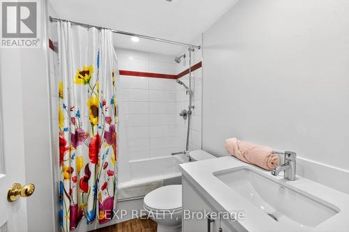 517 - 23 Lorraine Drive, Toronto, ON - Indoor Photo Showing Bathroom