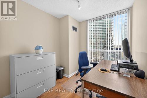 517 - 23 Lorraine Drive, Toronto, ON - Indoor Photo Showing Other Room
