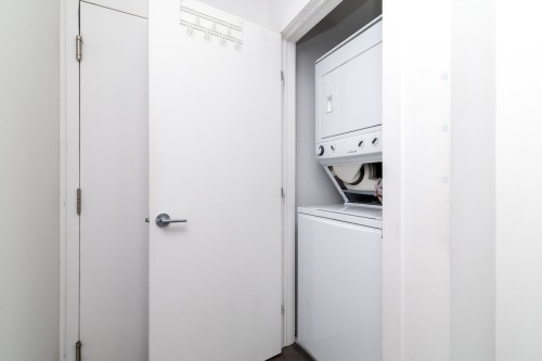 Laundry - 601B-5077 Rue Paré, Montréal (Côte-Des-Neiges/Notre-Dame-De-Grâce), QC - Indoor Photo Showing Laundry Room