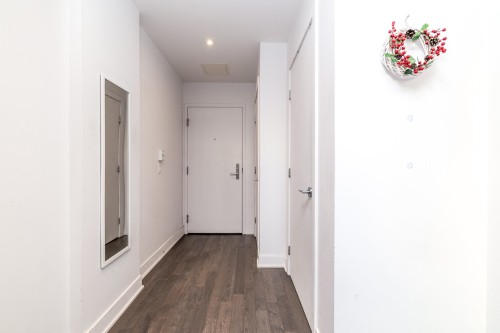 Mud Room - 601B-5077 Rue Paré, Montréal (Côte-Des-Neiges/Notre-Dame-De-Grâce), QC - Indoor Photo Showing Other Room