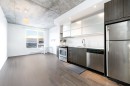 Kitchen - 601B-5077 Rue Paré, Montréal (Côte-Des-Neiges/Notre-Dame-De-Grâce), QC  - Indoor Photo Showing Kitchen With Upgraded Kitchen 