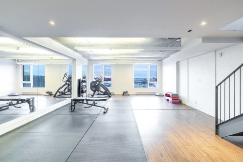 Exercise Room - 601B-5077 Rue Paré, Montréal (Côte-Des-Neiges/Notre-Dame-De-Grâce), QC - Indoor Photo Showing Gym Room