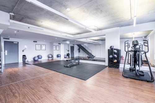 Exercise Room - 601B-5077 Rue Paré, Montréal (Côte-Des-Neiges/Notre-Dame-De-Grâce), QC - Indoor Photo Showing Gym Room