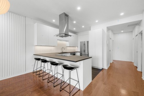 Kitchen - 6426 Boul. St-Laurent, Montréal (Rosemont/La Petite-Patrie), QC - Indoor Photo Showing Kitchen