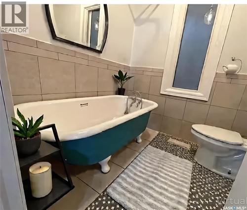 2172 Wallace Street, Regina, SK - Indoor Photo Showing Bathroom