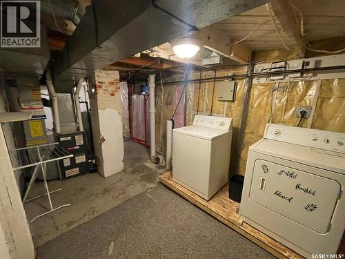 2172 Wallace Street, Regina, SK - Indoor Photo Showing Laundry Room