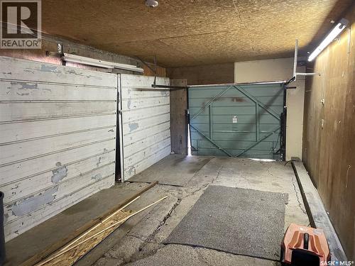 2172 Wallace Street, Regina, SK - Indoor Photo Showing Garage