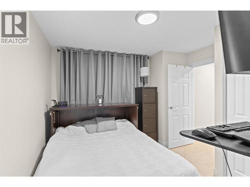 11609 Upper Summit Drive, Coldstream, BC - Indoor Photo Showing Bedroom