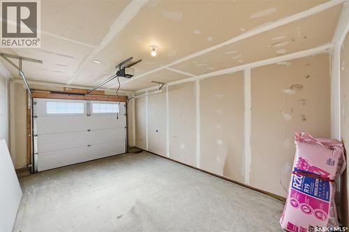 408 1303 Paton Crescent, Saskatoon, SK - Indoor Photo Showing Garage